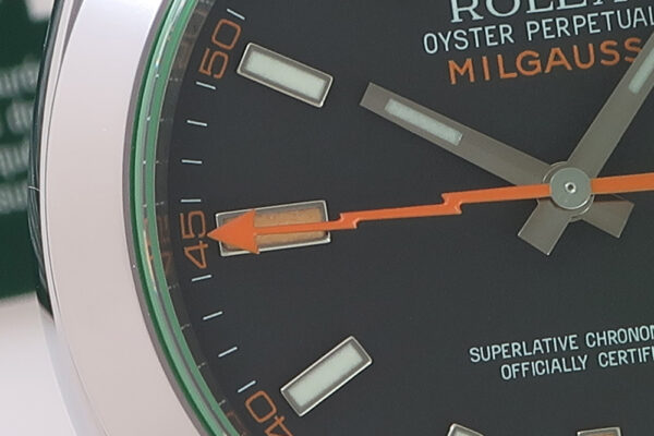 イナズマ秒針が特徴の耐磁性が高いこちらのモデル！Ref.116400GV