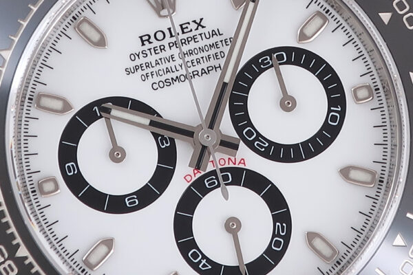 人気が高い生産終了モデル Ref.116500LNホワイト入荷！