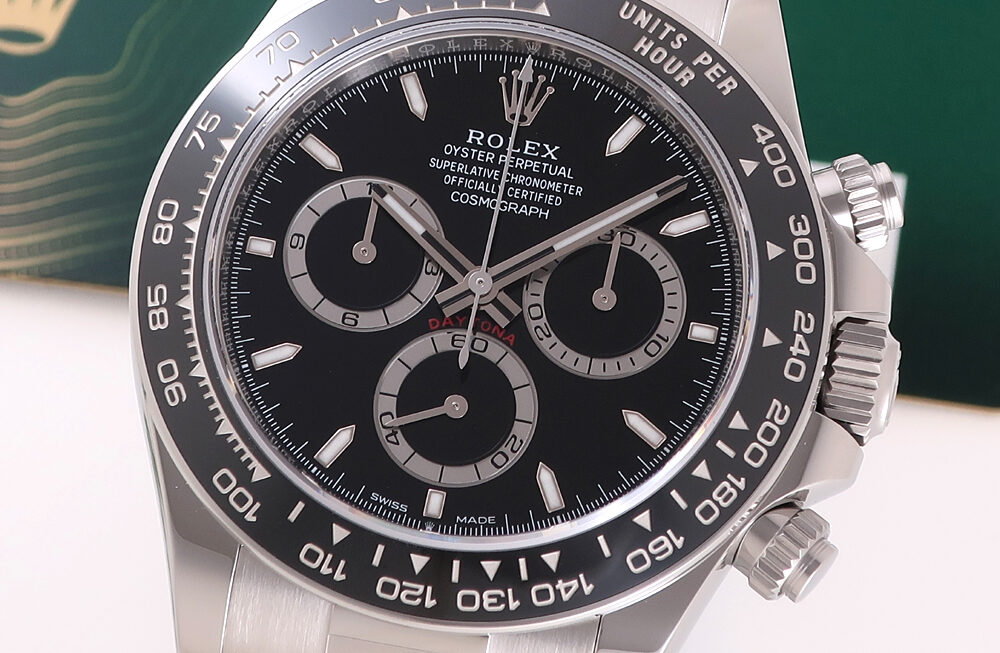 現行デイトナ Ref.126500LNの2025年製中古品が入荷！