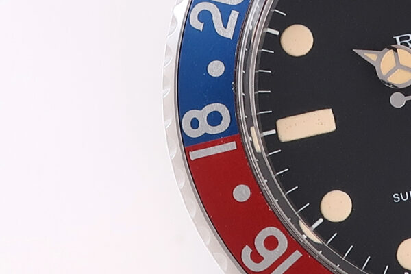 鮮やかな発色を保った魅力的なエイジングで、夜光の焼け感ともマッチしているRef.1675！