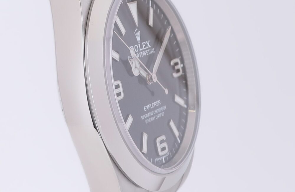 新デザイン保証書付きの39mm径エクスプローラーI Ref.214270が入荷！